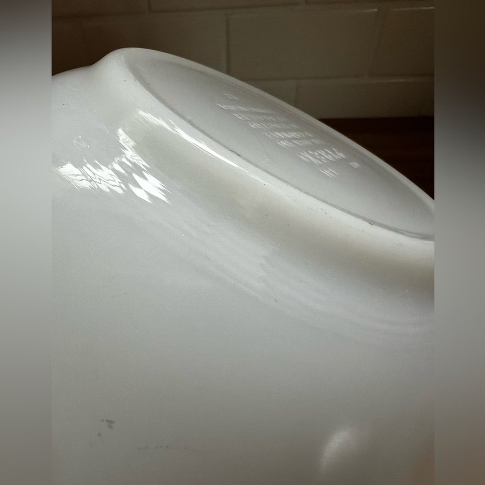 Vintage Pyrex Bowl - Picture 10 of 12